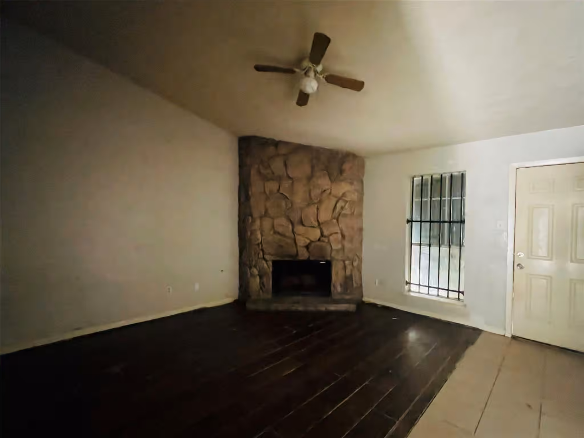 Photo 5 of 5739 Easthampton Drive A, Houston, TX