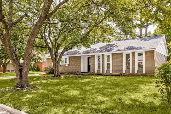 Photo 4 of 4327 Peridot Lane, Friendswood, TX