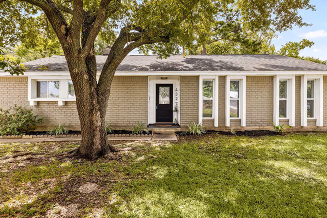 Photo 6 of 4327 Peridot Lane, Friendswood, TX