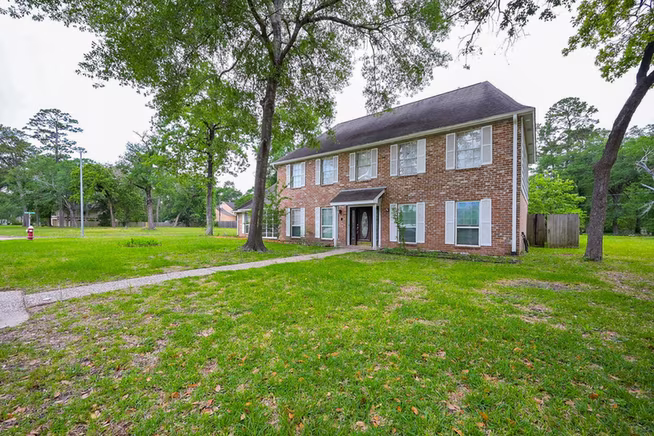 Photo 2 of 1506 Grand Valley Drive, Houston, TX