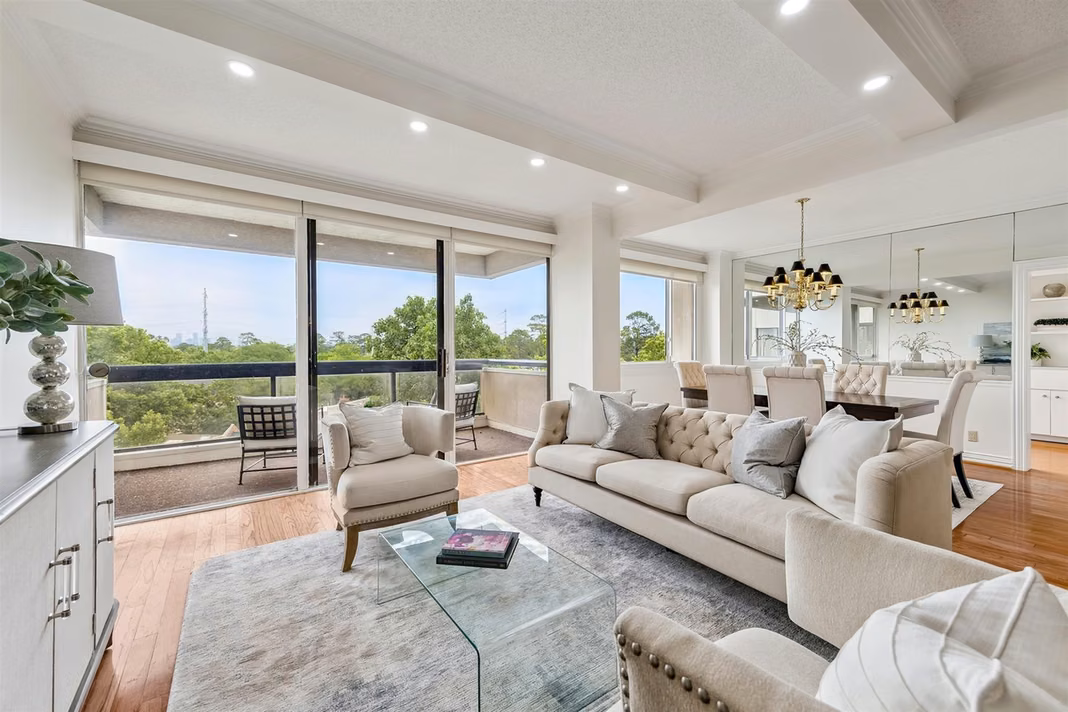 Photo 2 of 49 Briar Hollow Lane 504, Houston, TX