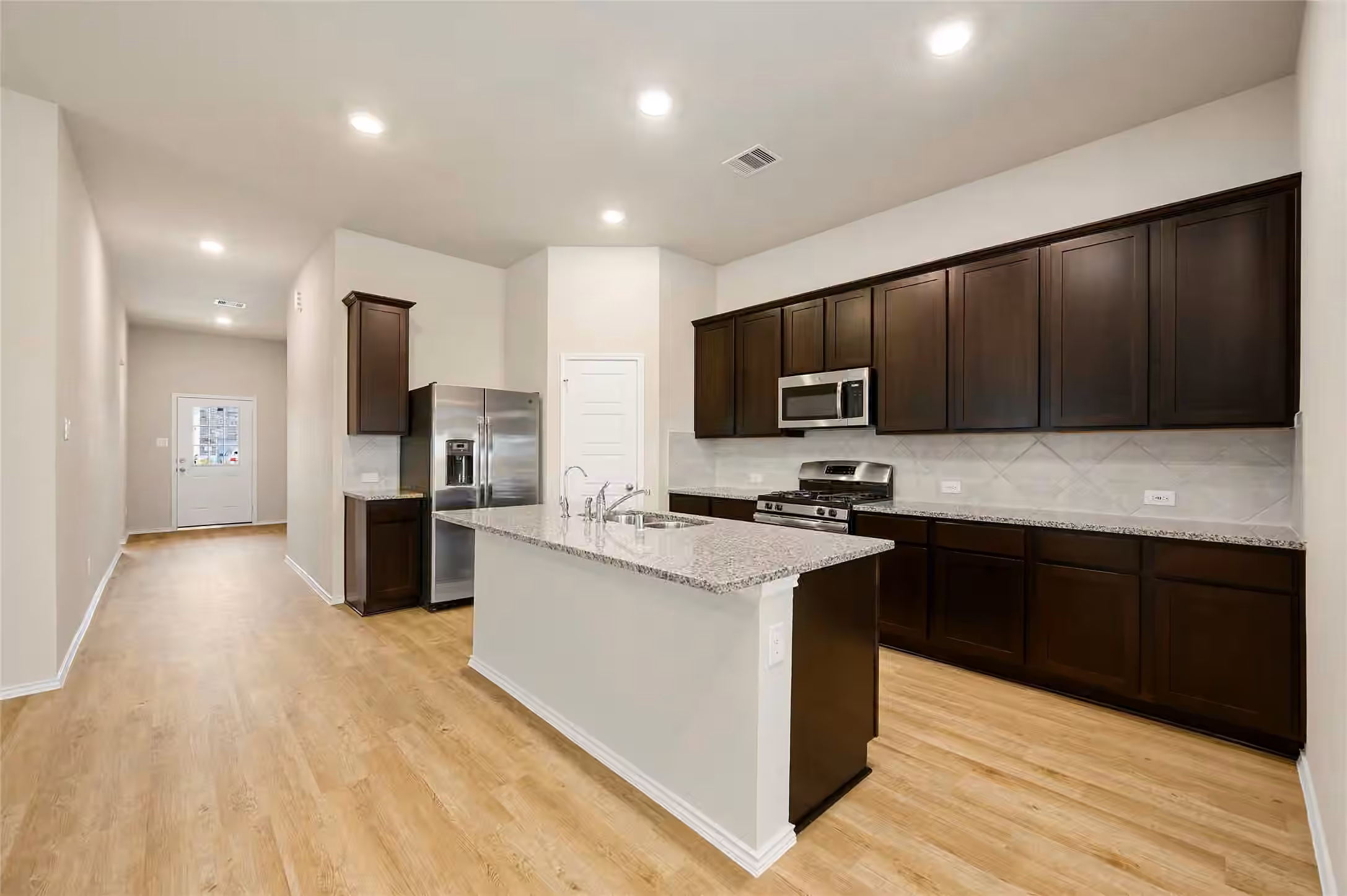 Photo 7 of 2123 Levant Lane, Baytown, TX