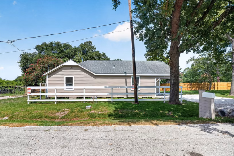 Photo 6 of 106 S 9th Street, Houston, TX
