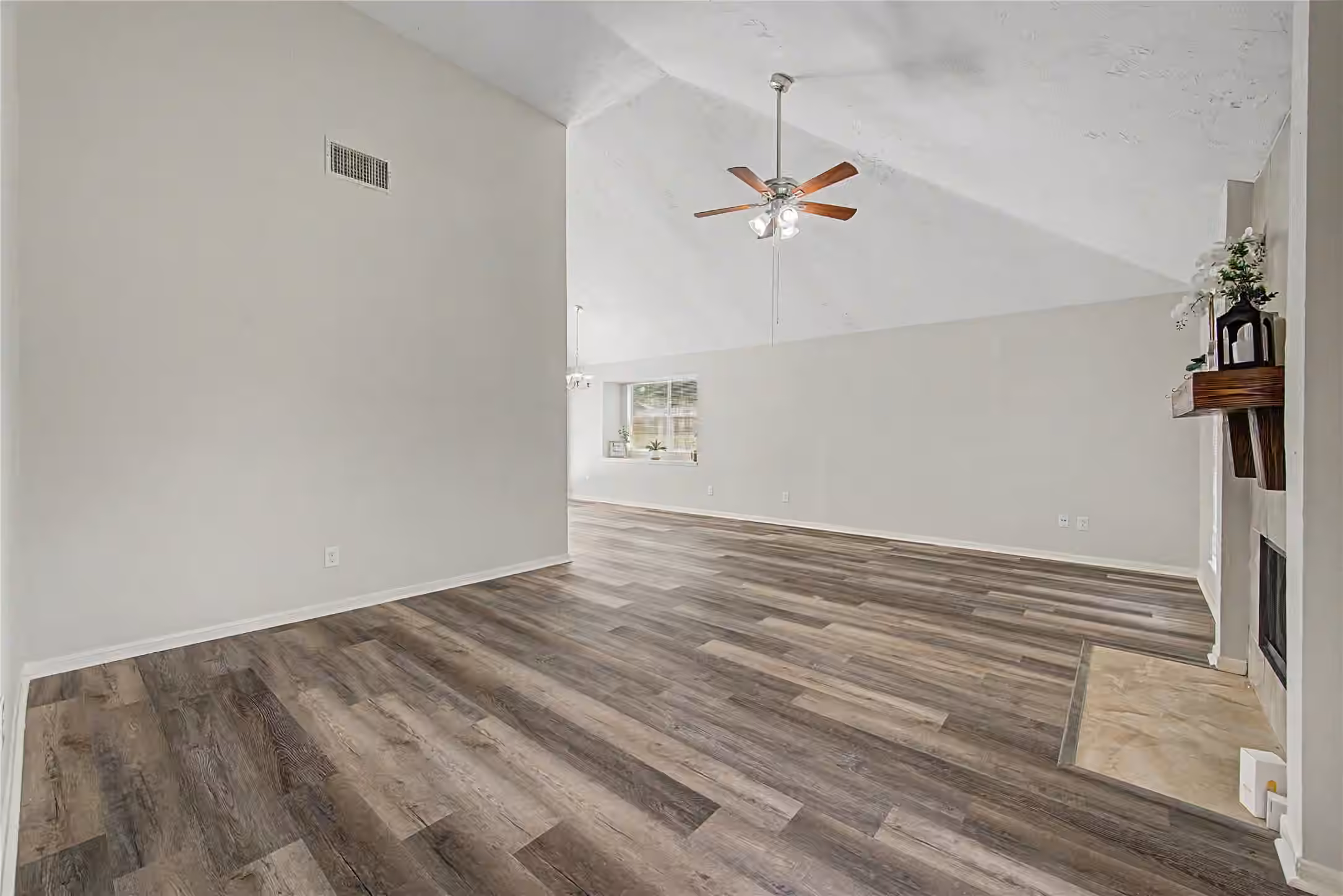 Photo 5 of 19215 Haystream Drive, Katy, TX