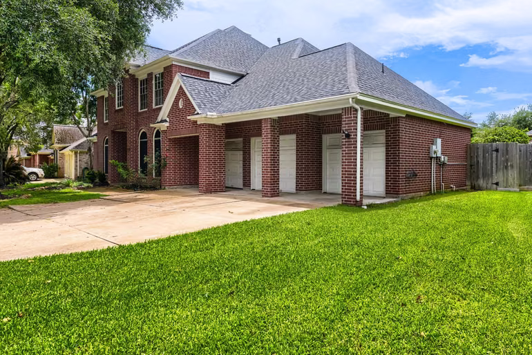Photo 3 of 4503 Toledo Bend Drive, Richmond, TX