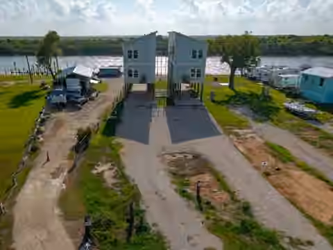 Photo 4 of 438 Private Road 670, Matagorda, TX