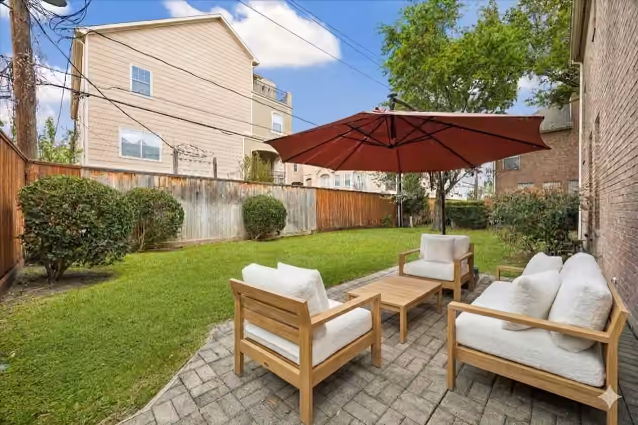 Photo of 5638 Avalon Way, Houston, TX