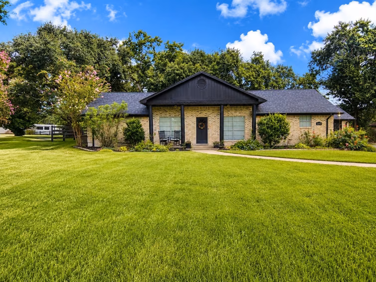 Photo of 30819 Quinn Road, Tomball, TX 77375