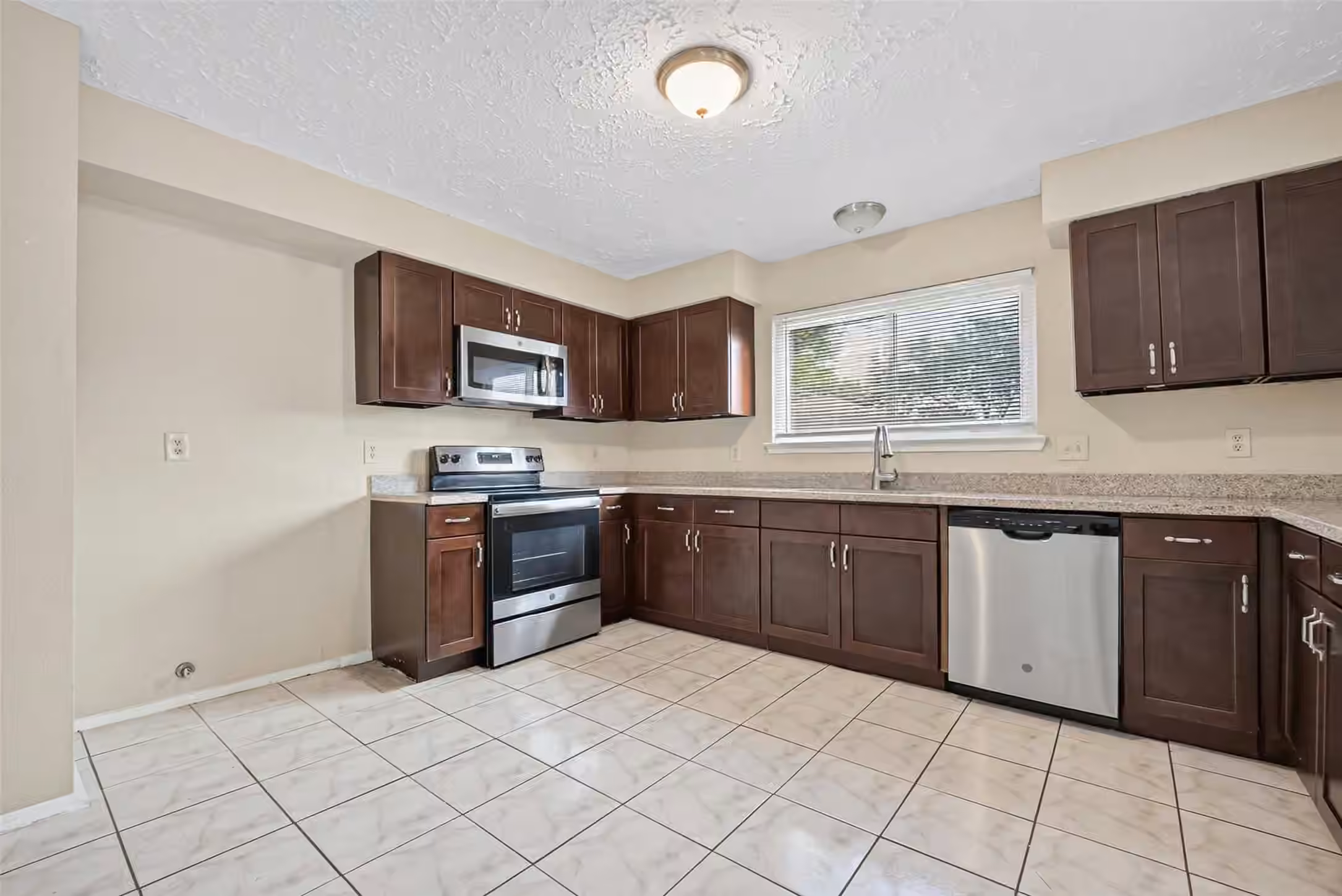 Photo 6 of 13606 Pecan Oak Drive, Houston, TX