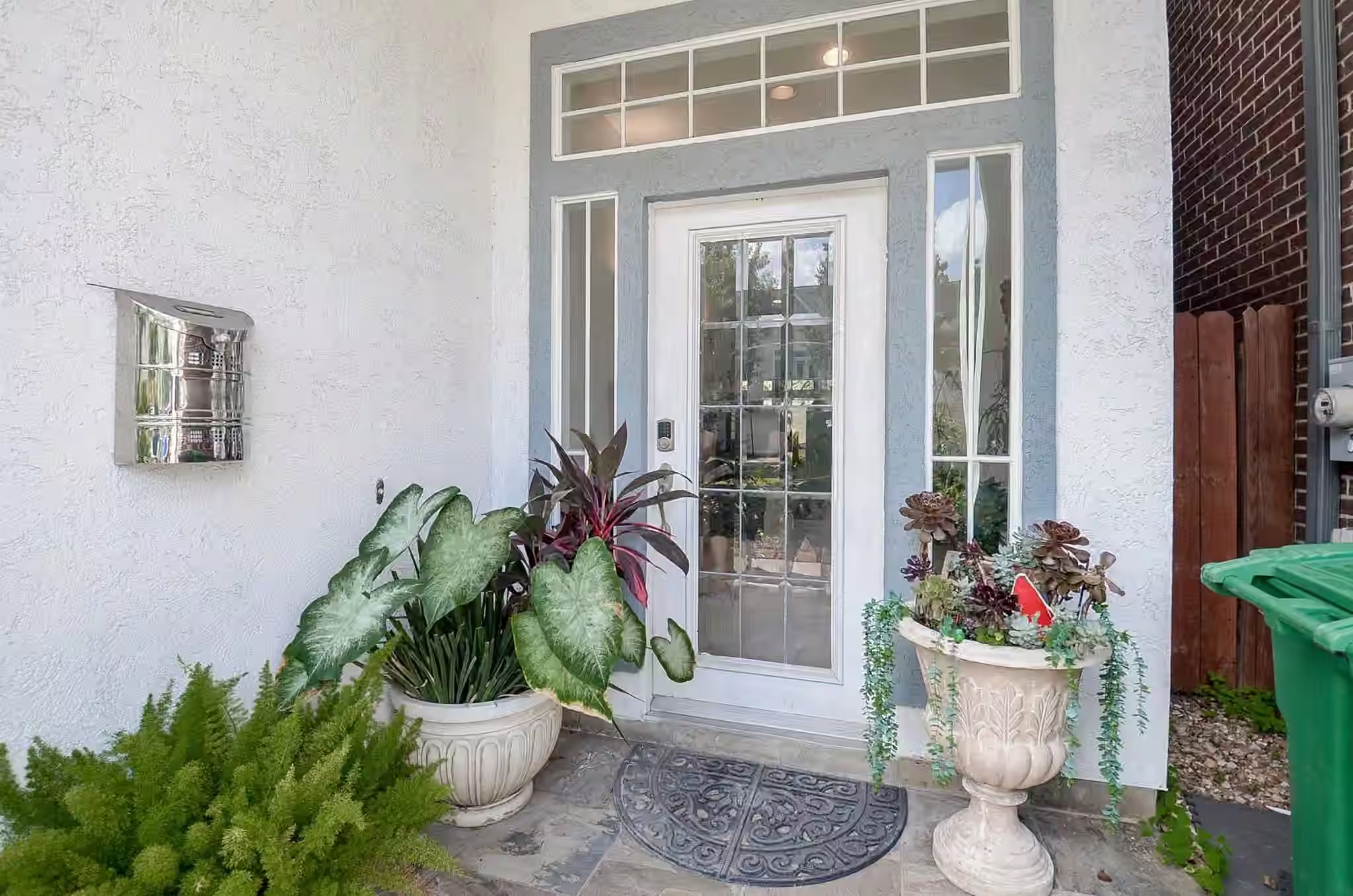 Photo 3 of 5360 Mcculloch Circle, Houston, TX