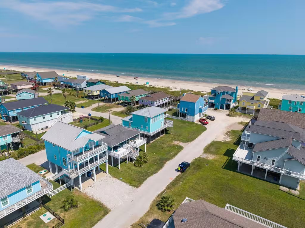 Photo 4 of 128 Mar Vista Court, Surfside Beach, TX