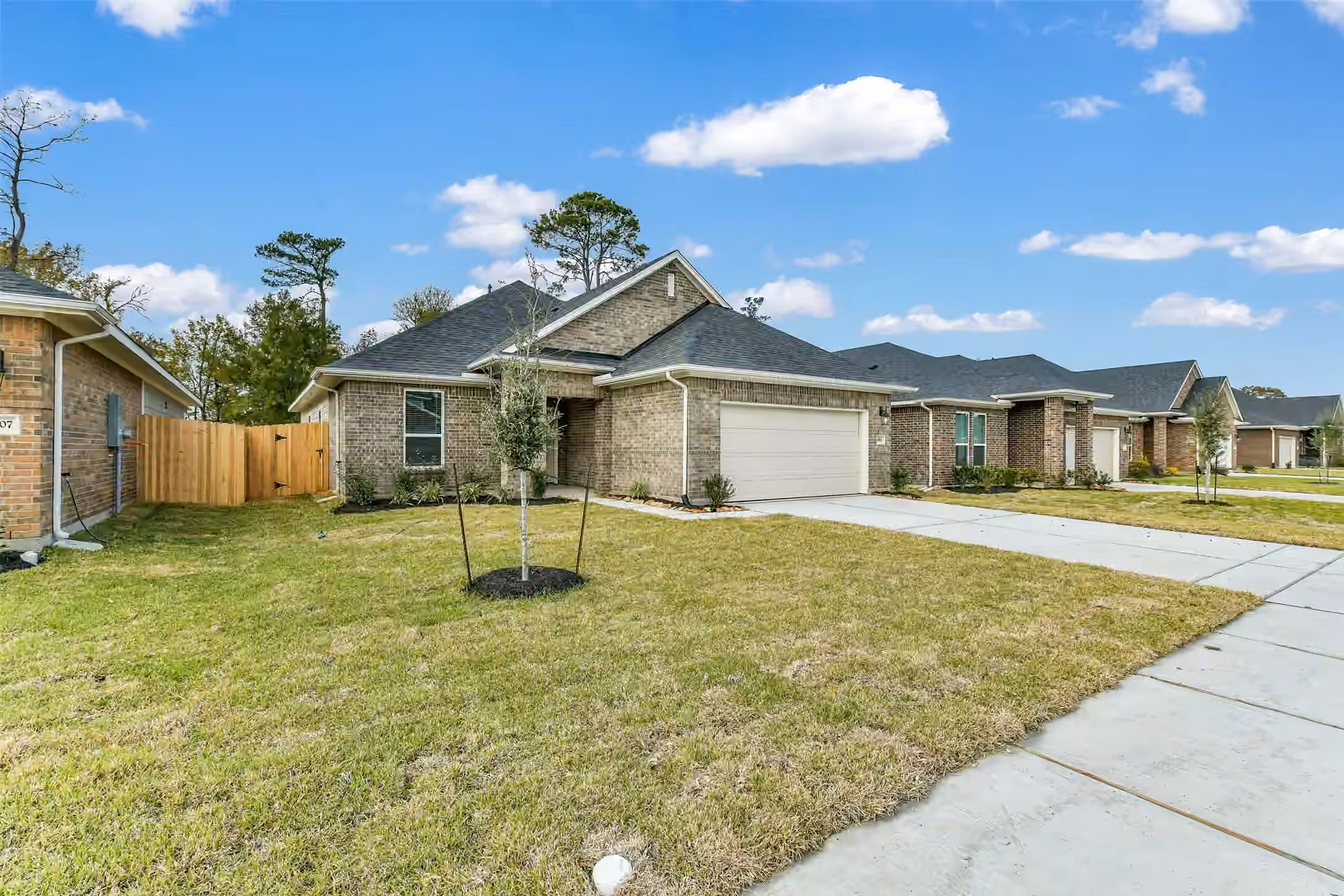Photo 3 of 3911 Sugardale Street, Baytown, TX