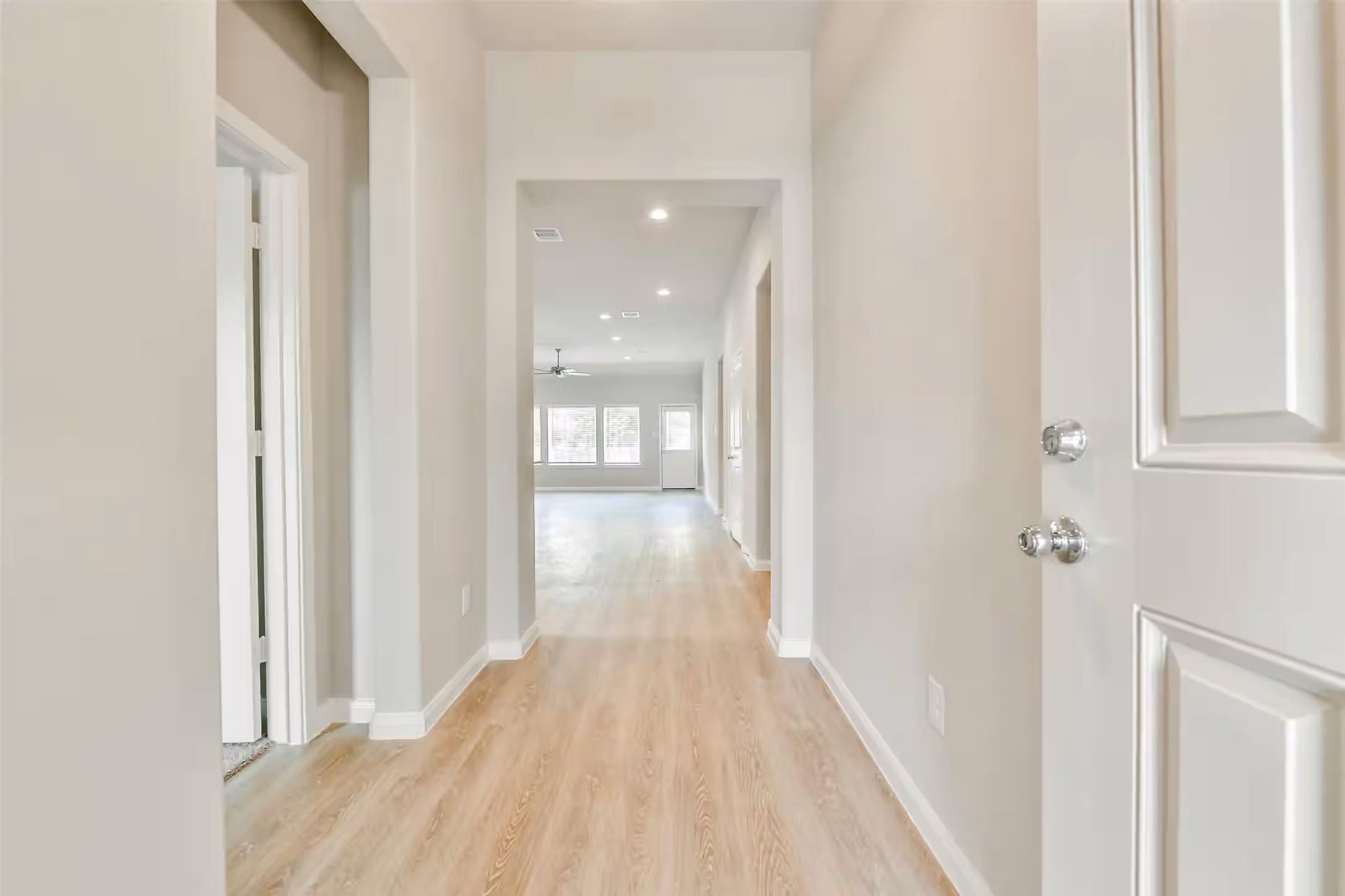 Photo 5 of 3911 Sugardale Street, Baytown, TX