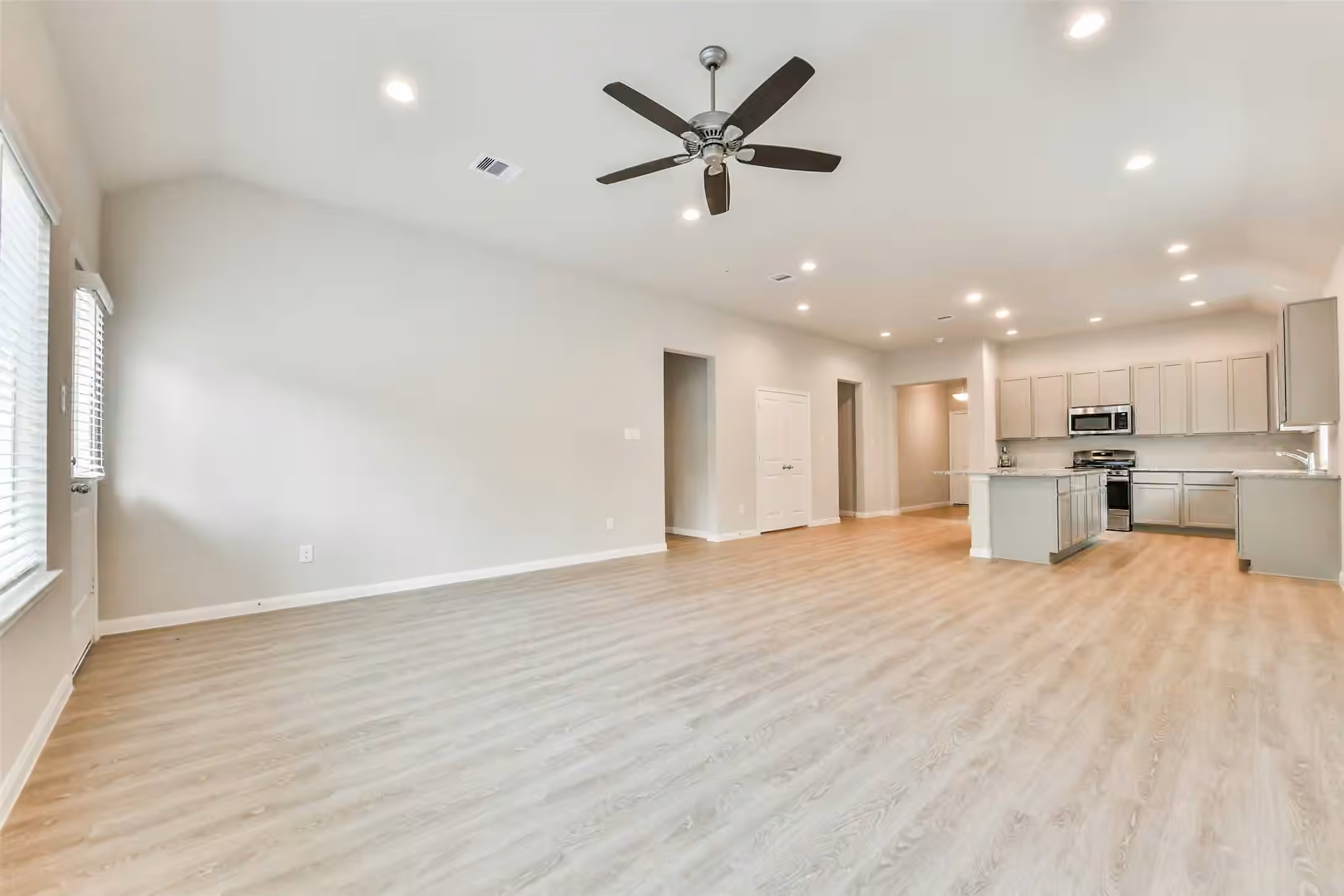 Photo 7 of 3911 Sugardale Street, Baytown, TX
