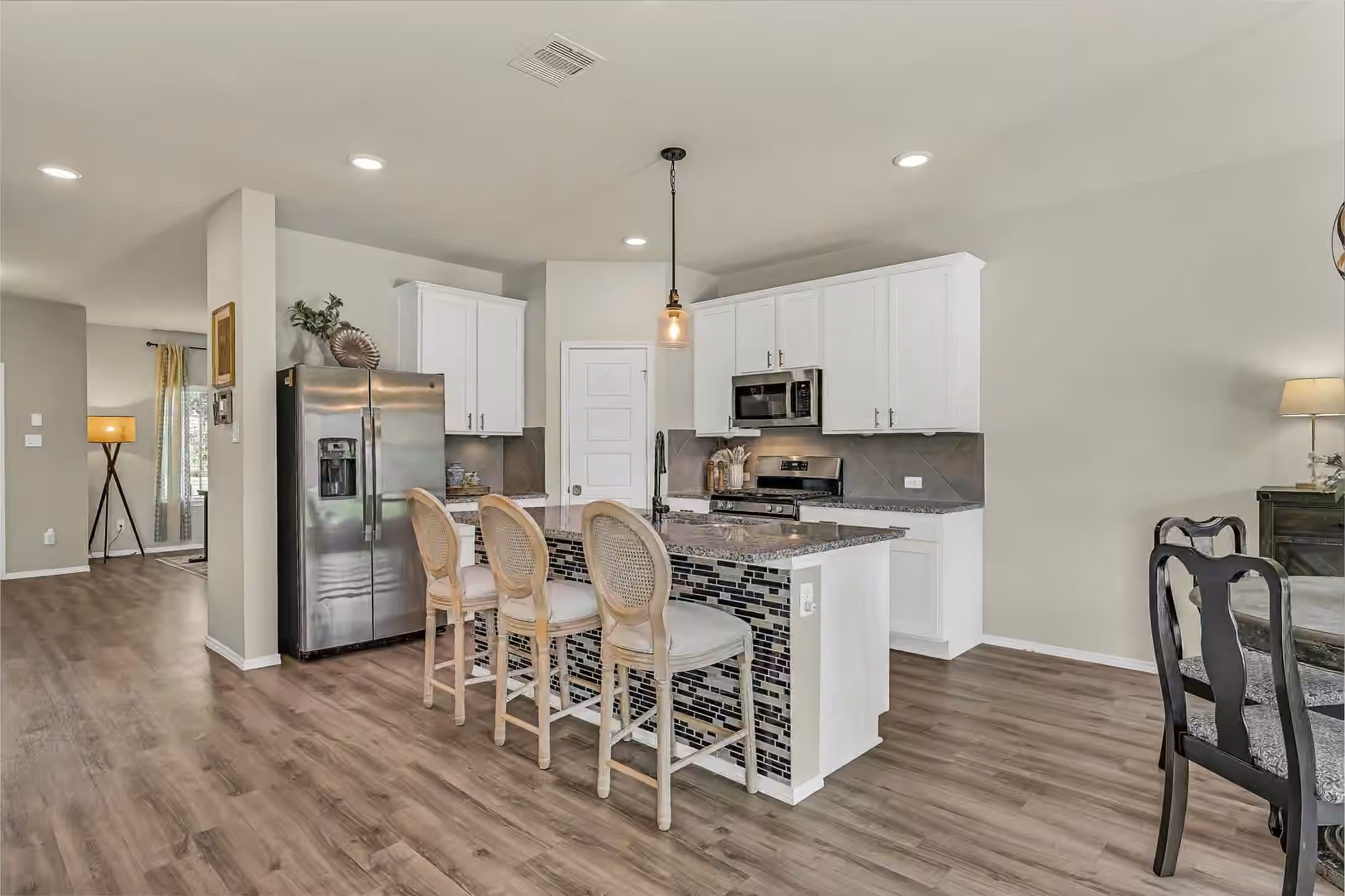 Photo 6 of 13711 Saxon Cliff Lane, Rosharon, TX
