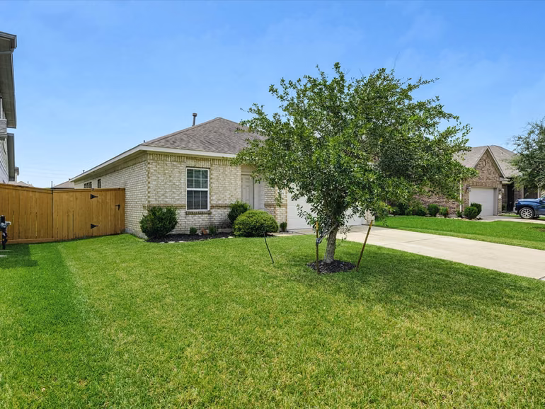 Photo of 10414 Ritter Run Drive, Rosharon, TX