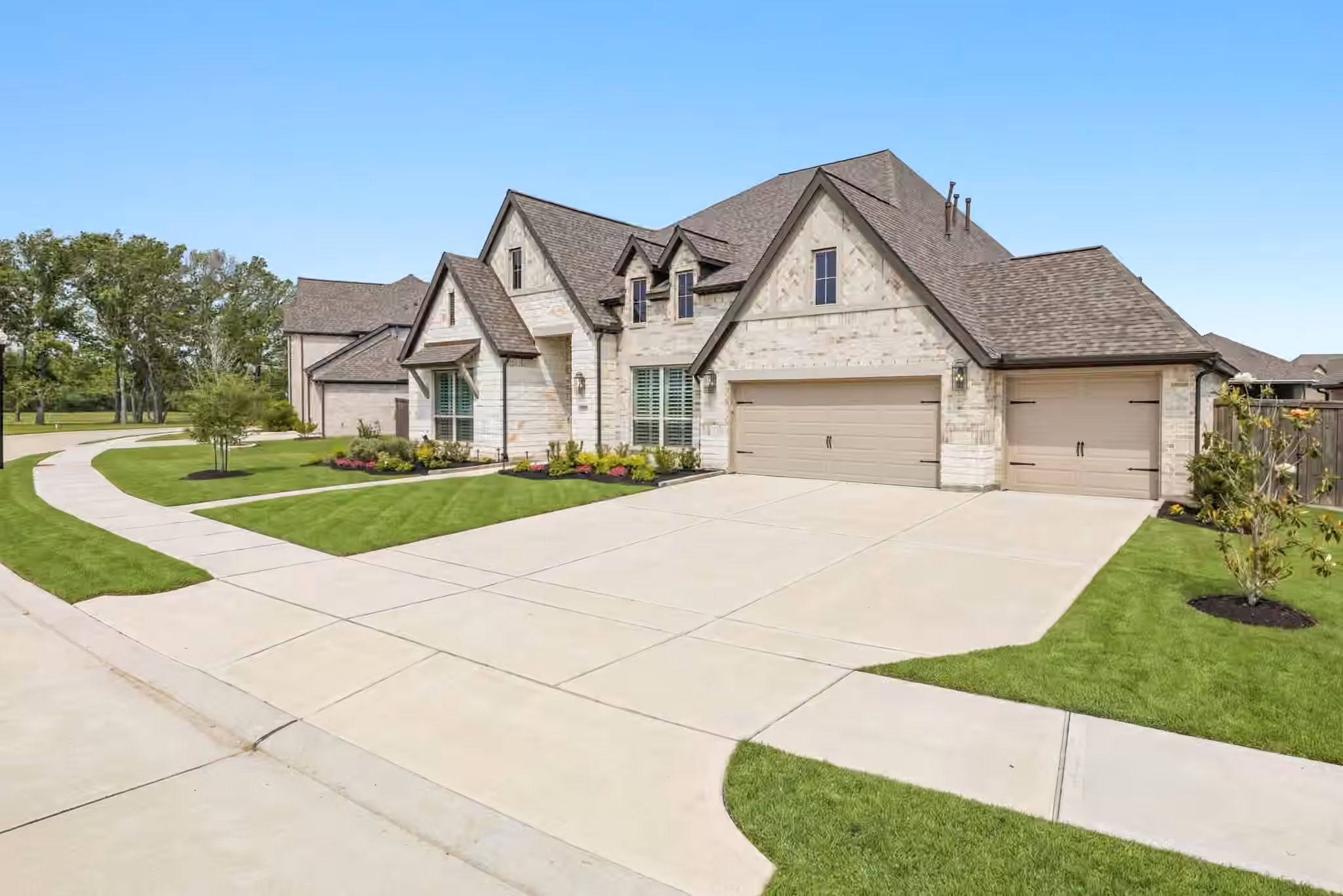 Photo 3 of 12122 Grassy Bend Drive, Mont Belvieu, TX