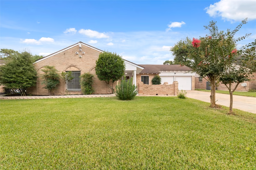 Photo of 11411 Ash Creek Drive, Houston, TX 77043