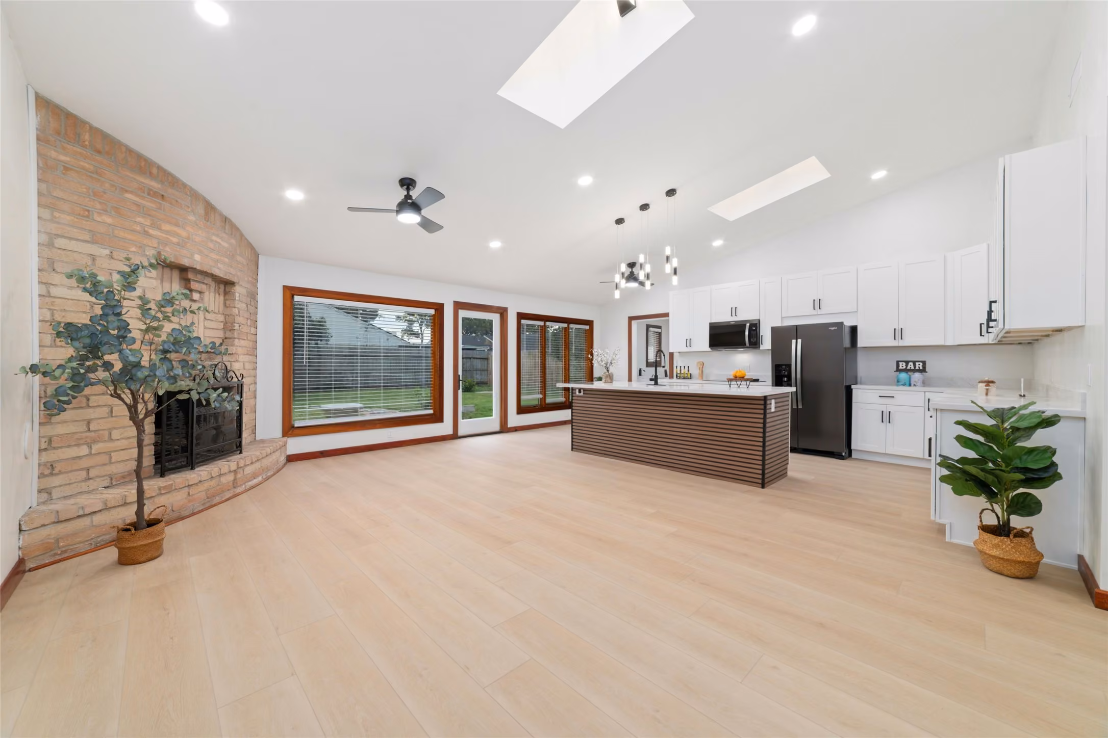 Photo 7 of 11411 Ash Creek Drive, Houston, TX