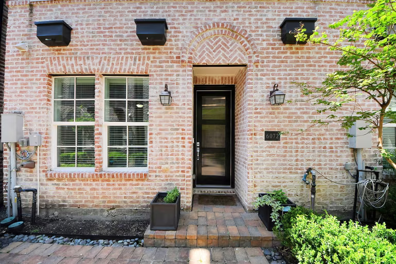 Photo 4 of 6072 Kansas Street, Houston, TX