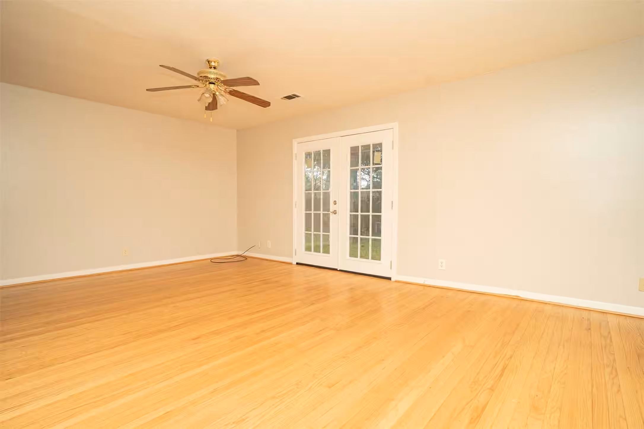 Photo 3 of 4829 Hummingbird Street, Houston, TX