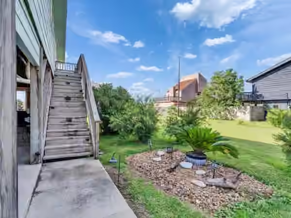 Photo 4 of 16531 Lewis Scott Road, Jamaica Beach, TX
