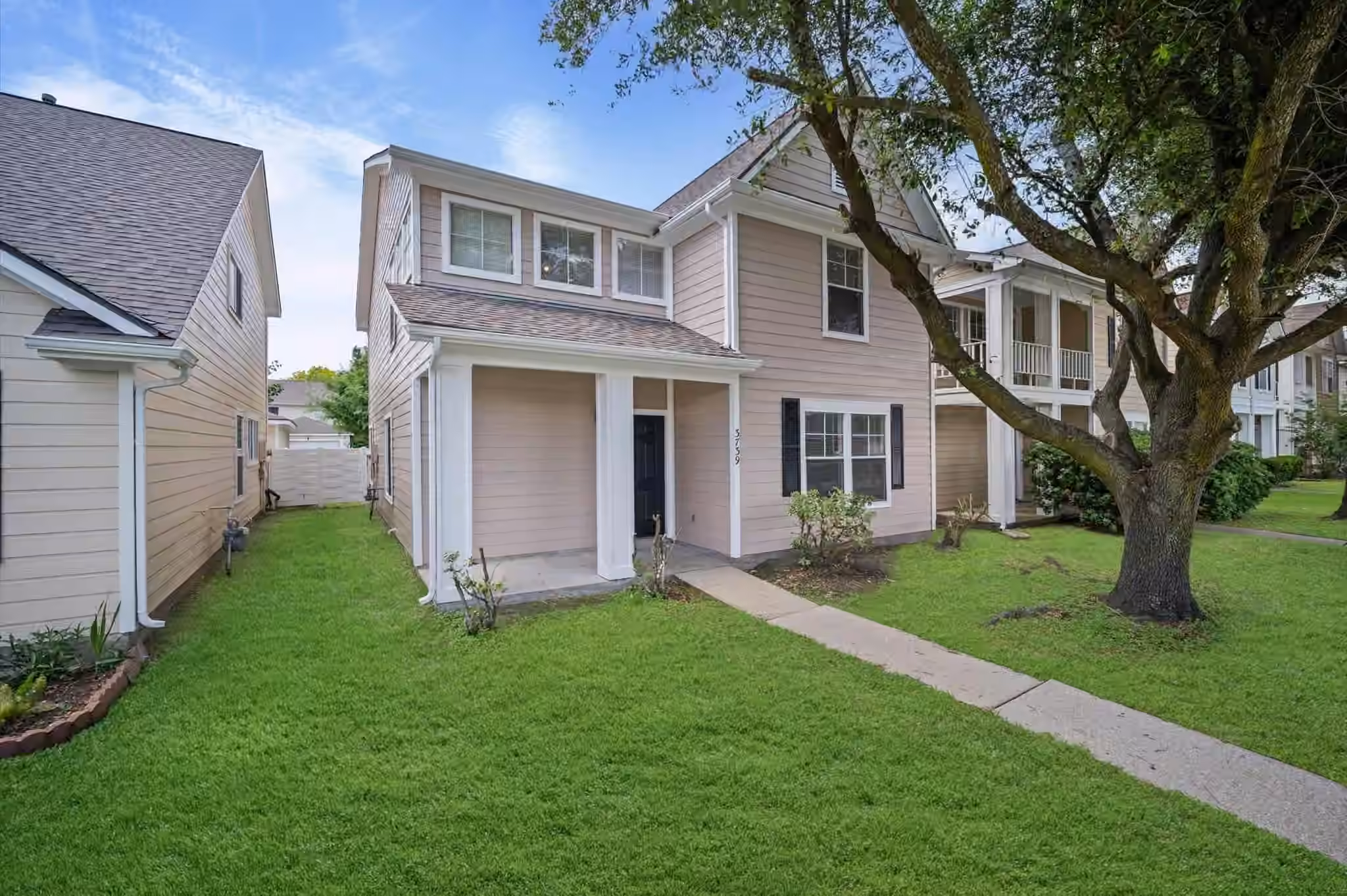 Photo 2 of 3739 E Traditions Court, Houston, TX