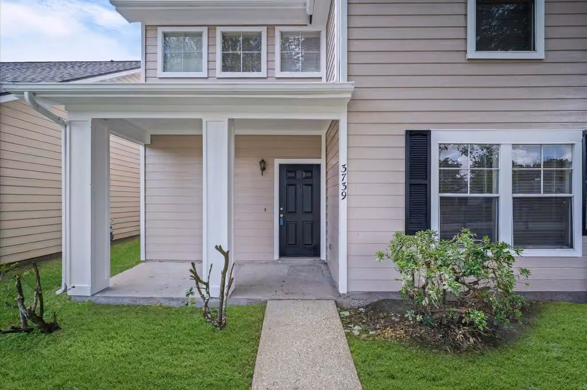 Photo 3 of 3739 E Traditions Court, Houston, TX