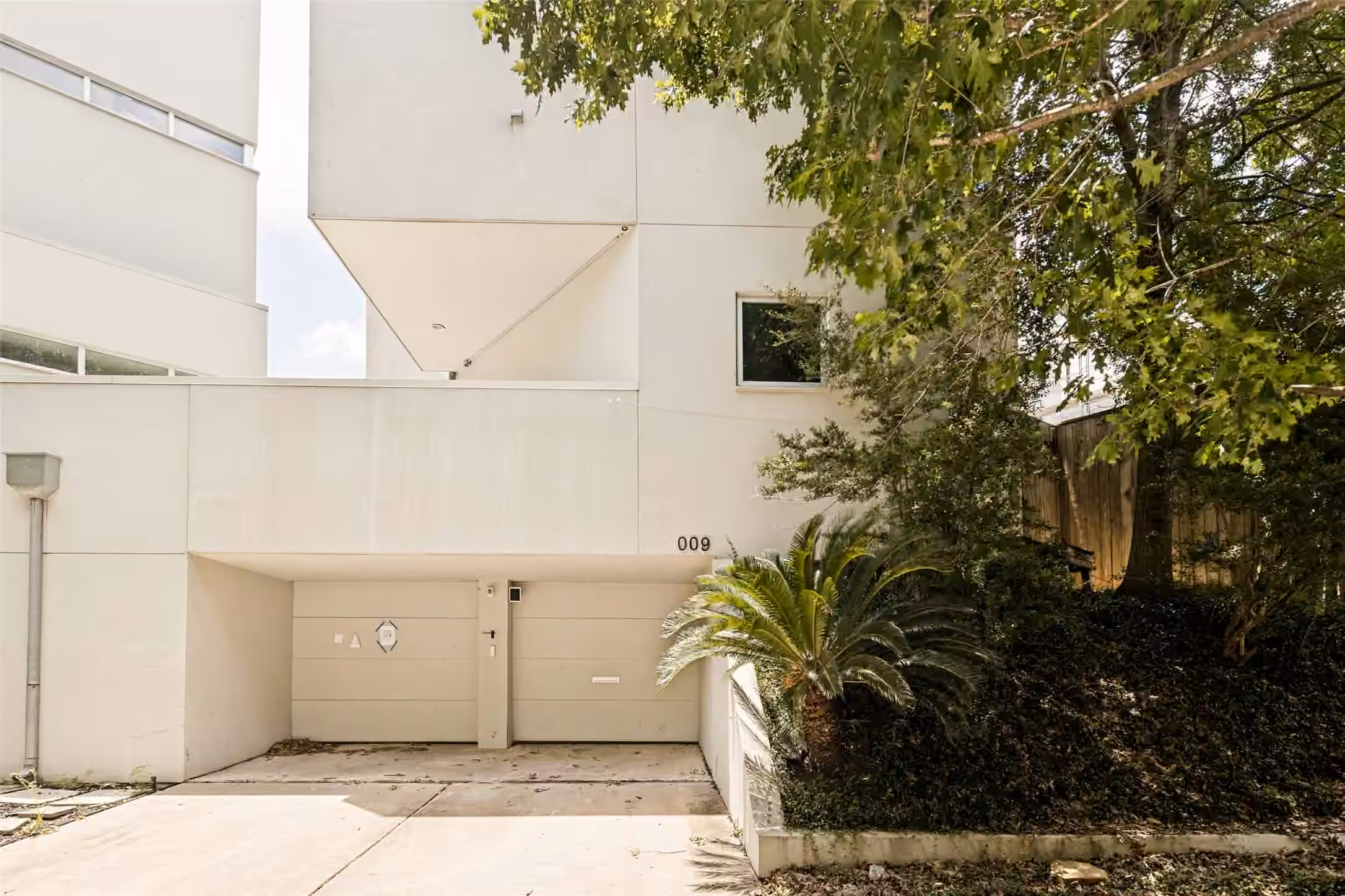 Photo 5 of 608 Stanford Street A, Houston, TX