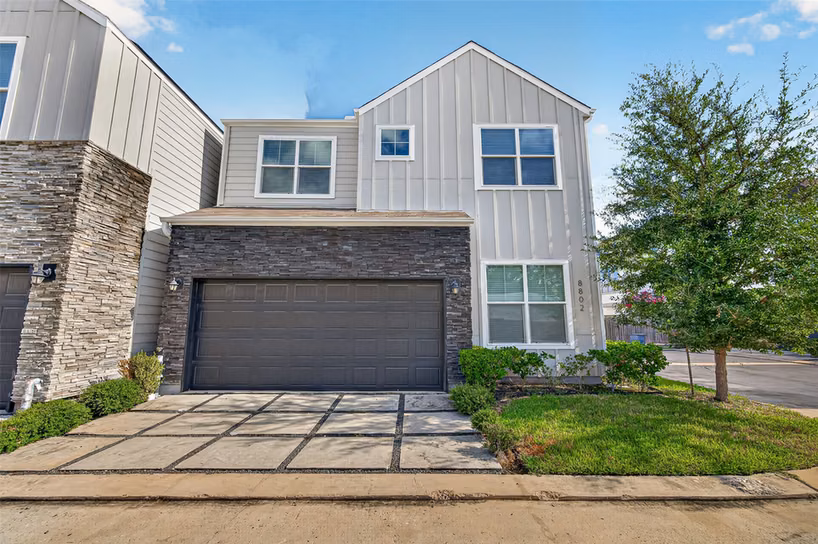 Photo 5 of 8802 Hollister Pine Court, Houston, TX