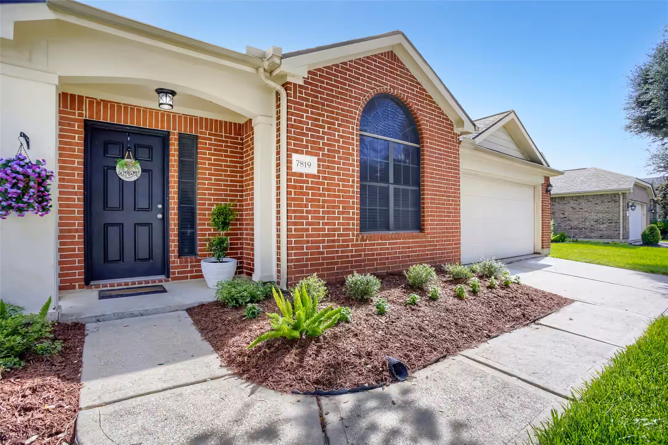 Photo 3 of 7819 Summerdale Drive, Rosenberg, TX