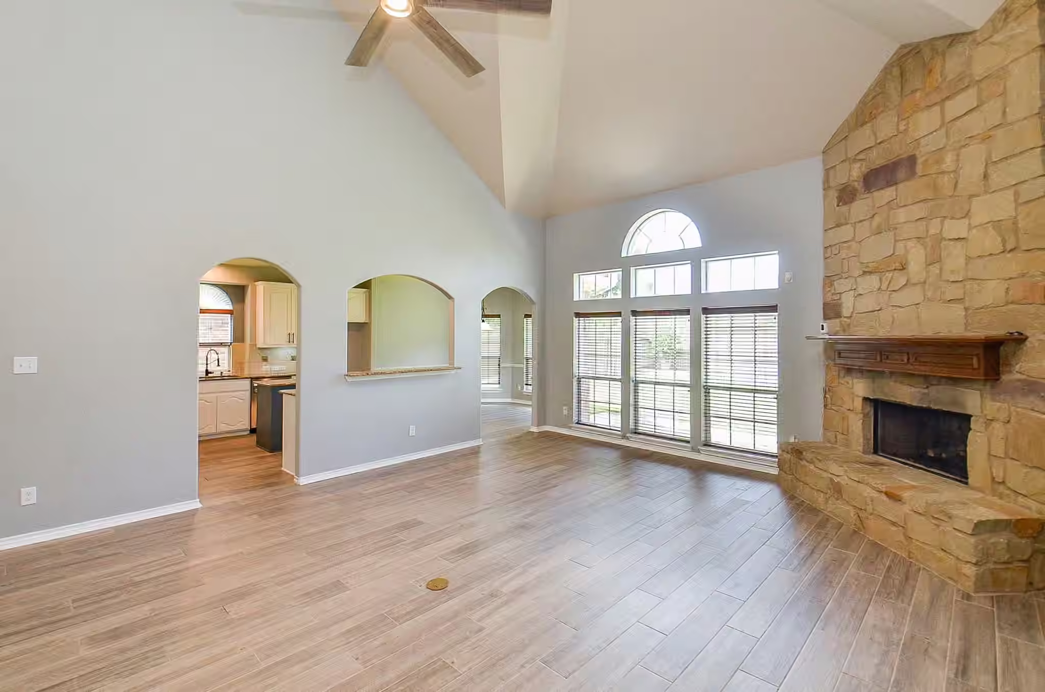 Photo 4 of 8207 Paddle Rock Lane, Rosenberg, TX