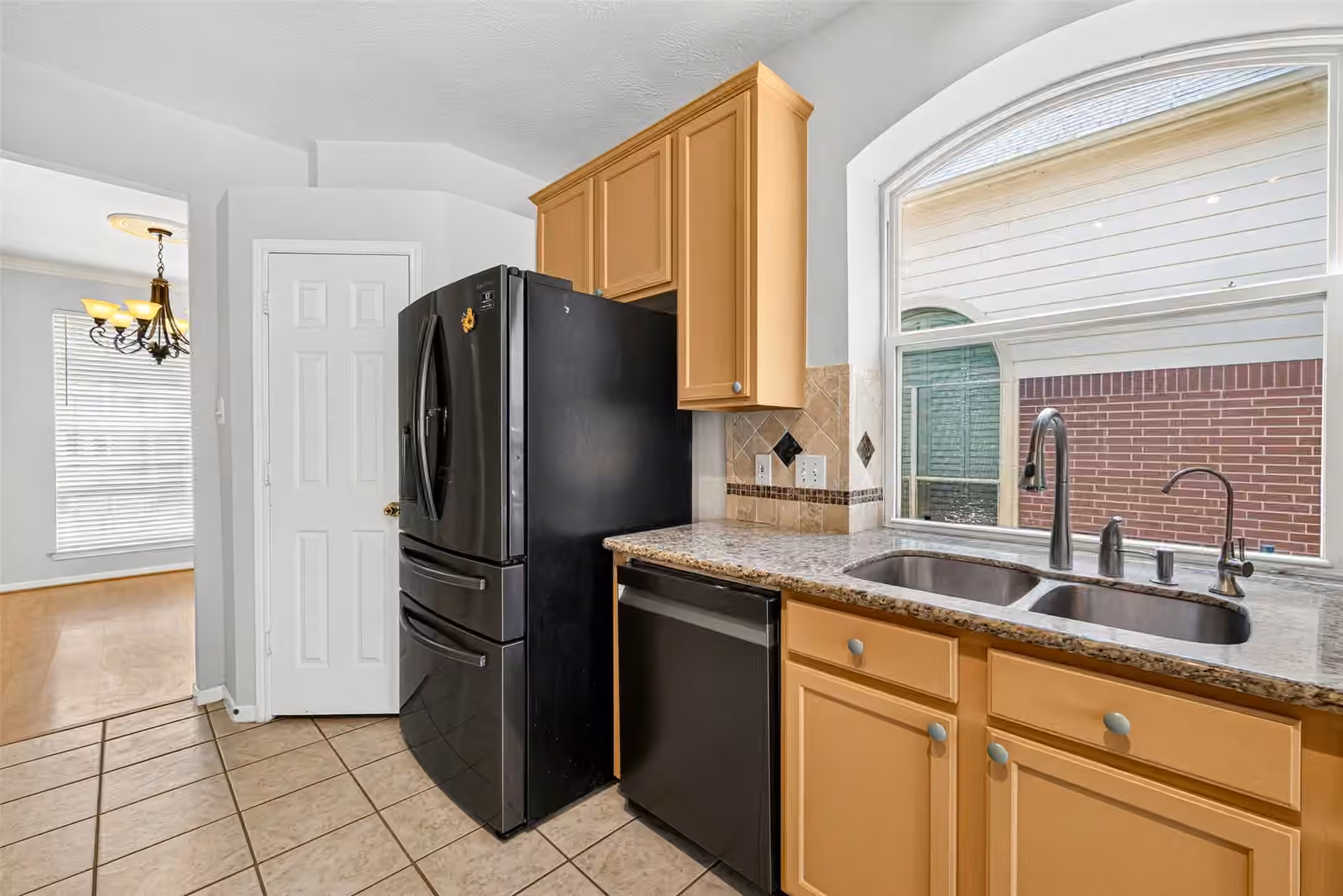 Photo 7 of 10319 N Laurel Branch Drive, Houston, TX
