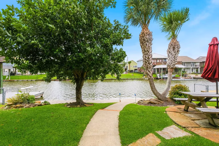 Photo 3 of 23 N Sandpiper Street, La Marque, TX