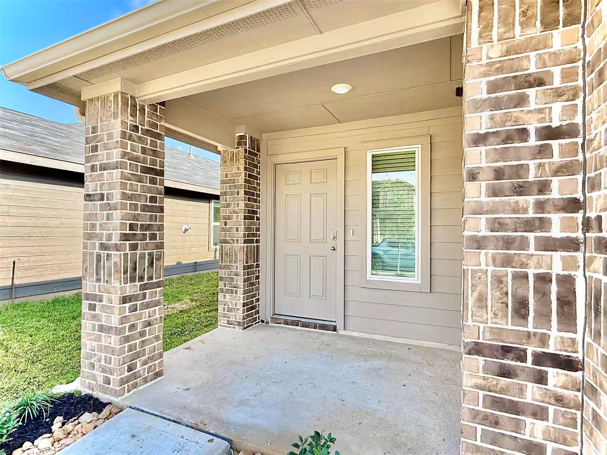 Photo 5 of 1127 Dewberry Downs Lane, Houston, TX