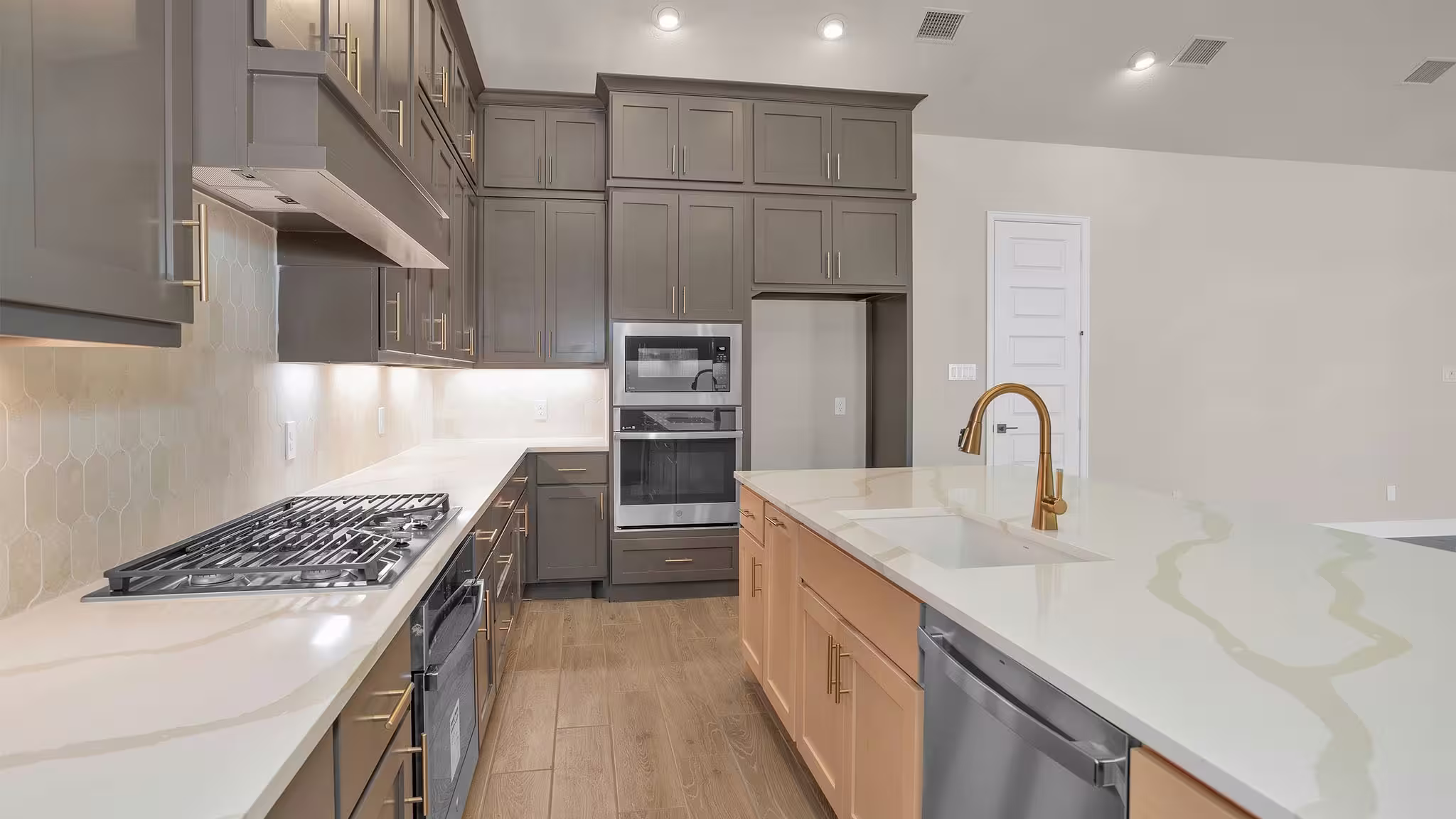 Photo 4 of 19007 Mandarin Street, Manvel, TX