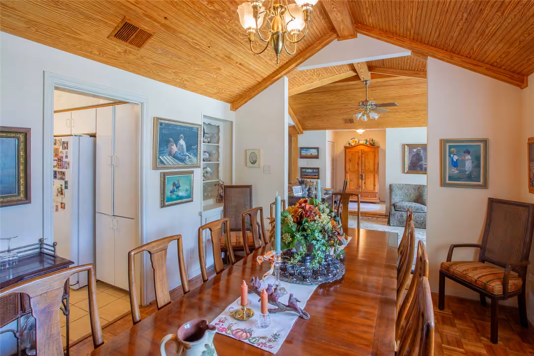 Photo 3 of 7918 Fairdale Lane, Houston, TX