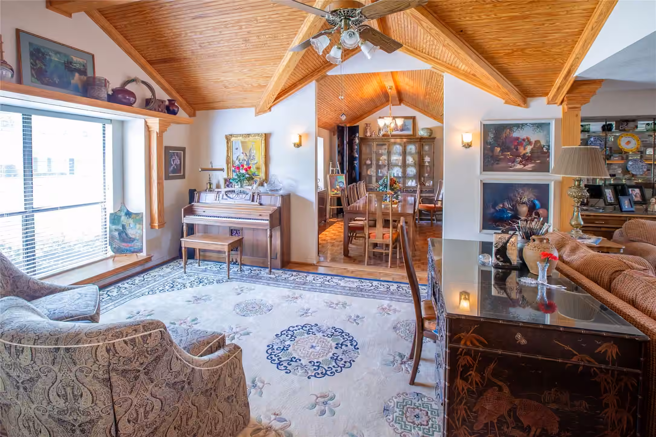 Photo 4 of 7918 Fairdale Lane, Houston, TX