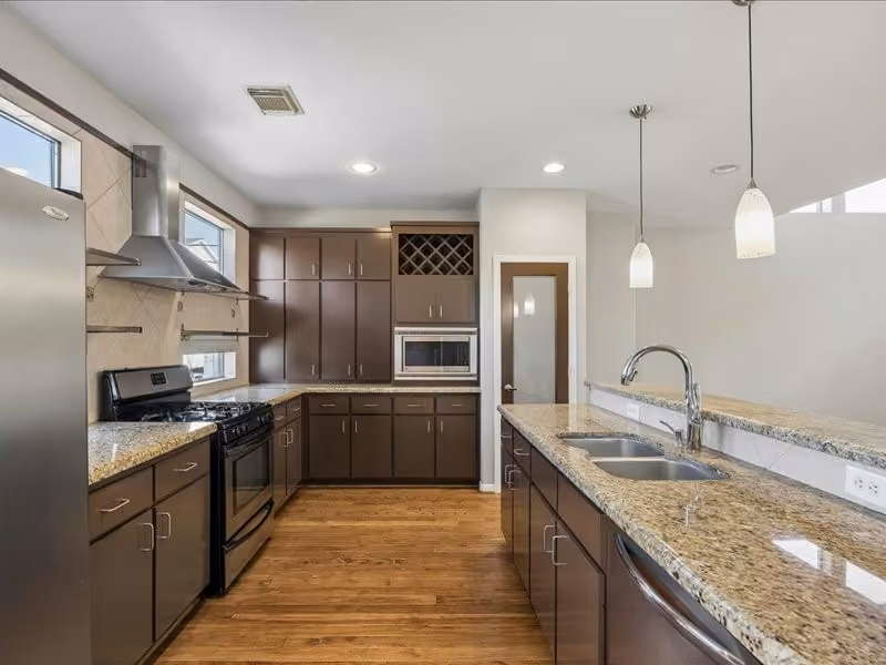 Photo 7 of 3022 Caroline Street, Houston, TX