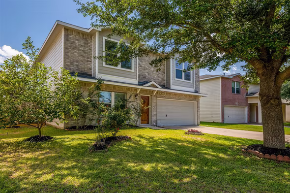 Photo 4 of 19827 Rustic Lake Ln Lane, Cypress, TX