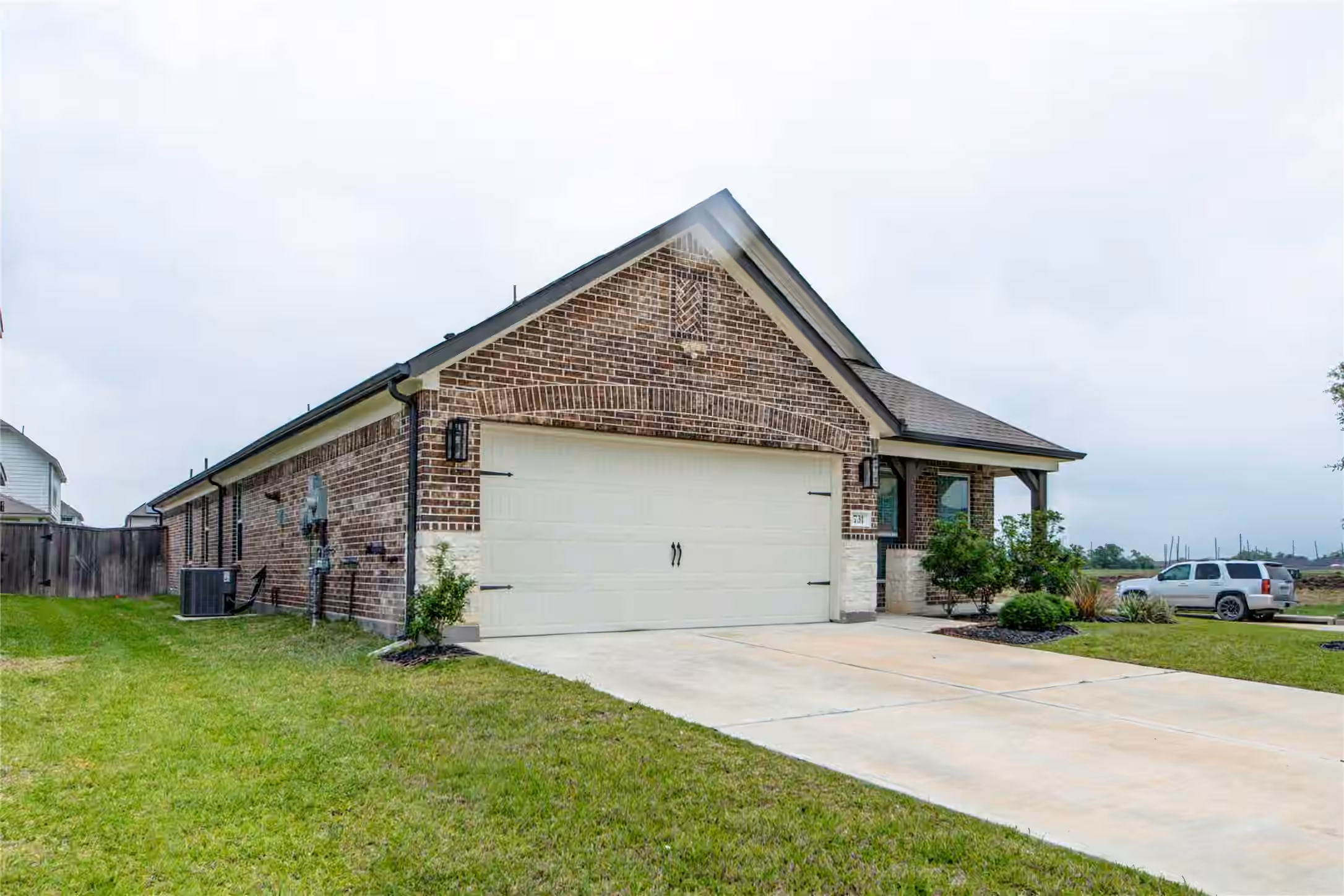 Photo 3 of 731 Orchard Vale Road, Rosharon, TX
