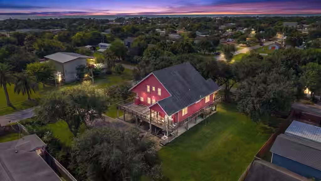 Photo of 746 12th Street, Dickinson, TX 77539