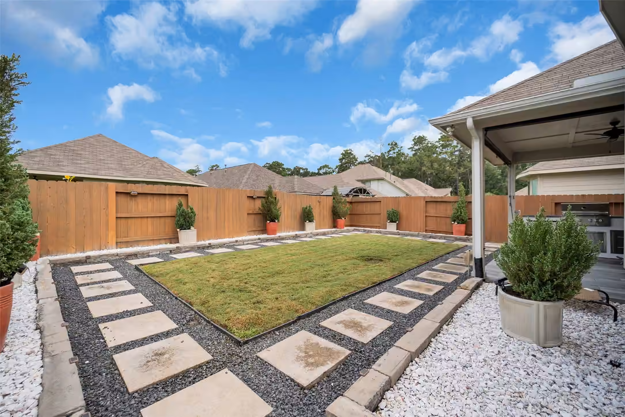 Photo 4 of 2819 Wilde Redbud Lane, Conroe, TX