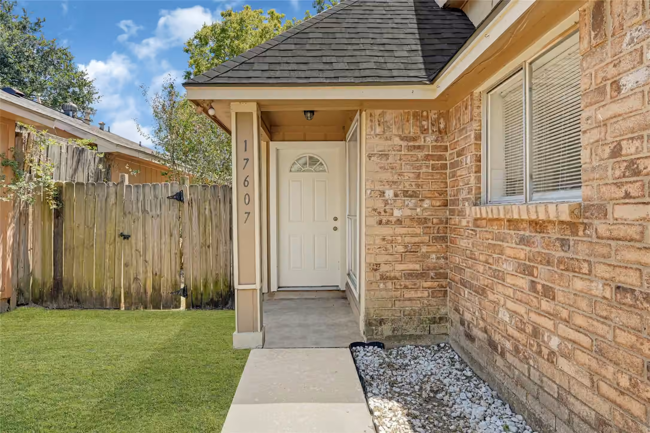 Photo 3 of 17607 Northfalk Drive, Houston, TX
