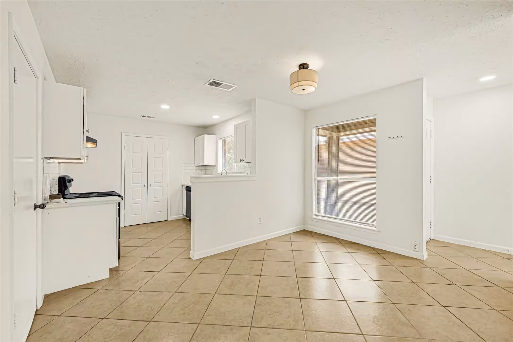 Photo 7 of 17607 Northfalk Drive, Houston, TX