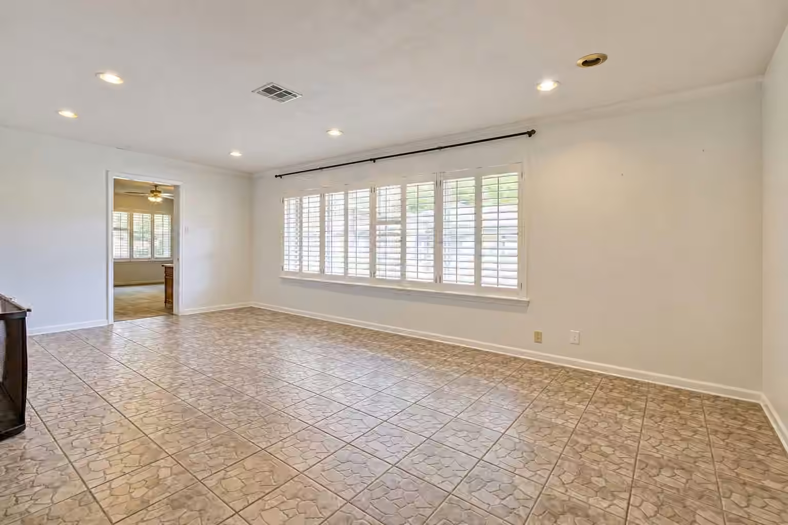 Photo 6 of 5666 Willers Way, Houston, TX