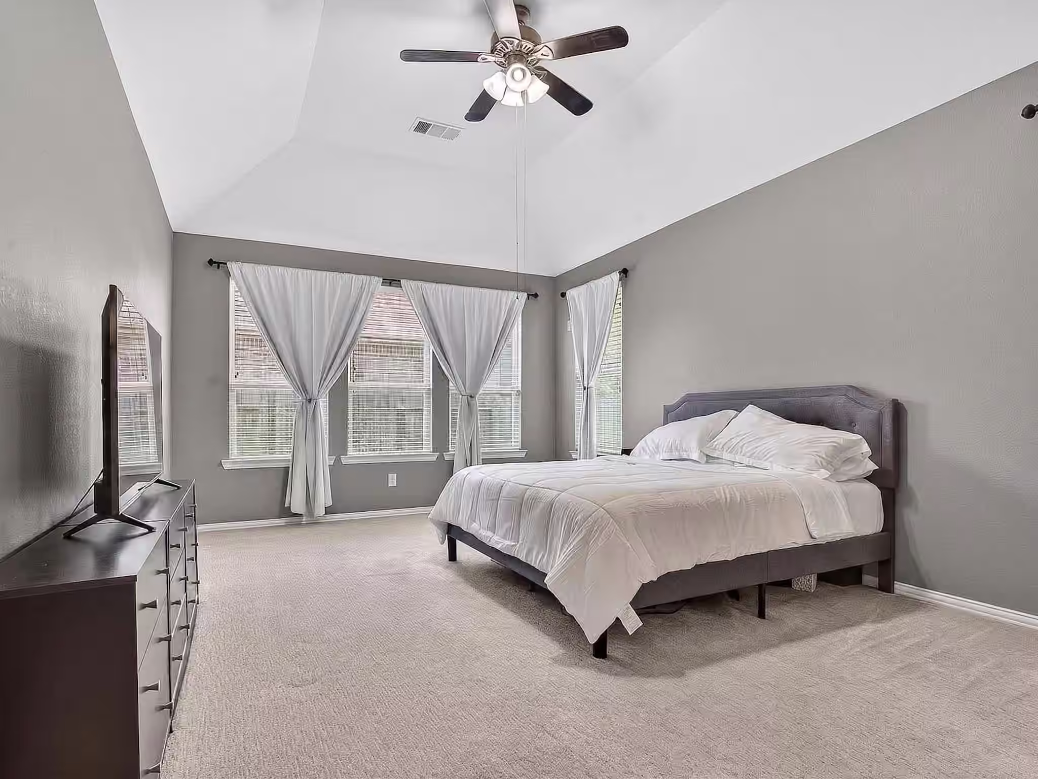 Photo 7 of 6006 Hedgepark Drive, Richmond, TX