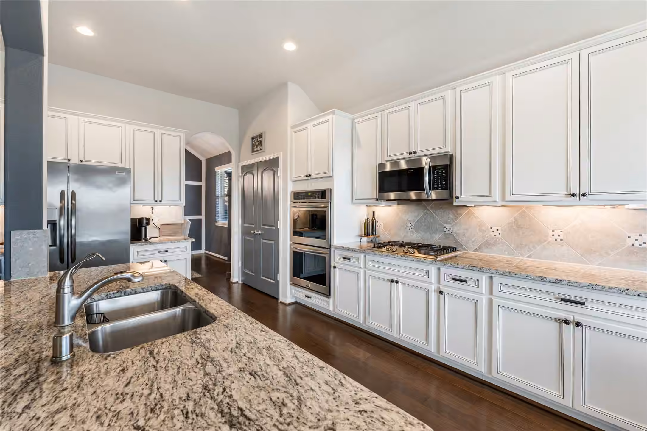 Photo 5 of 15422 Hopkins Cedar Drive, Humble, TX
