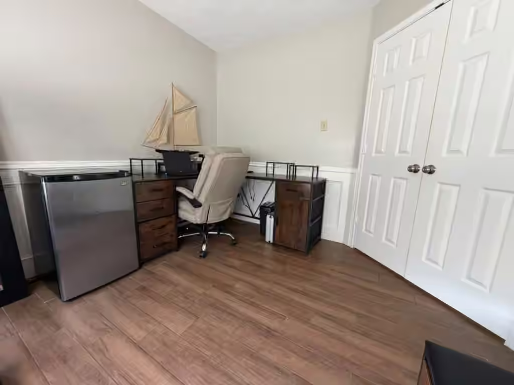 Photo 5 of 8011 Makaha Circle, Houston, TX