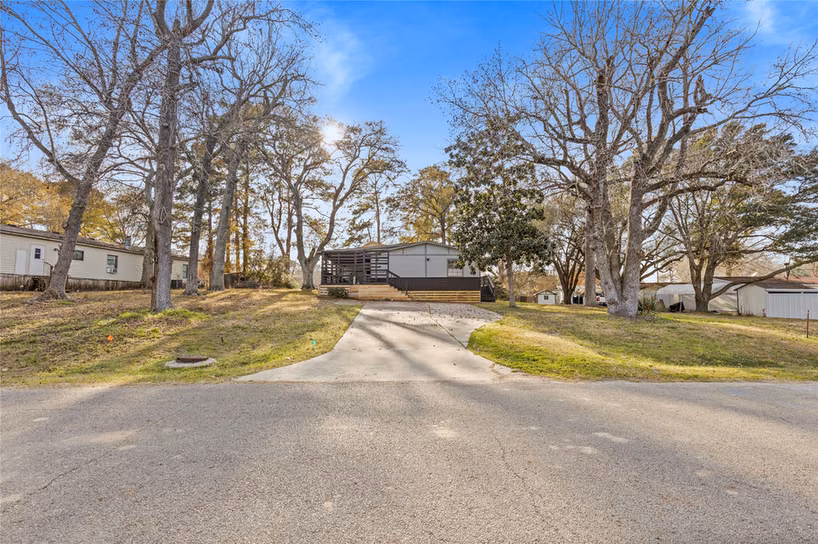 Photo 3 of 14189 Shadow Bay Drive, Willis, TX